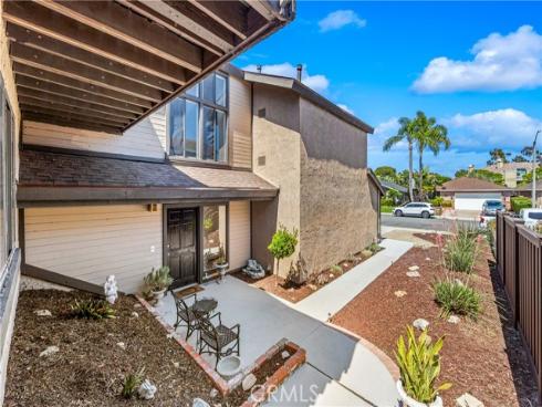 1407 Lakeside , Huntington Beach, CA
