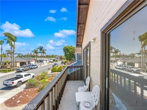 1407 Lakeside , Huntington Beach, CA