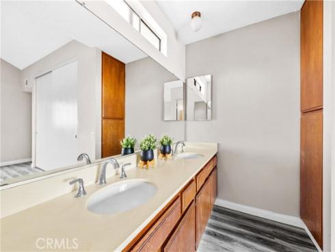 1407 Lakeside , Huntington Beach, CA