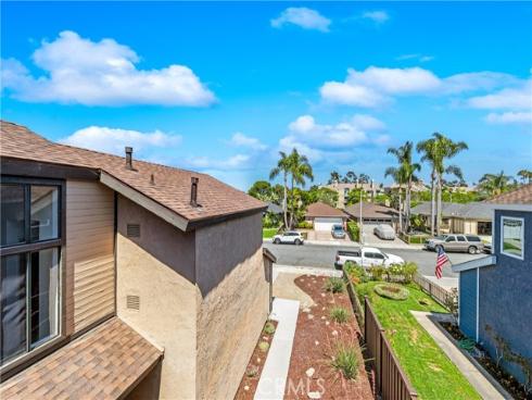 1407 Lakeside , Huntington Beach, CA