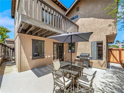 1407  Lakeside  , Huntington Beach, CA