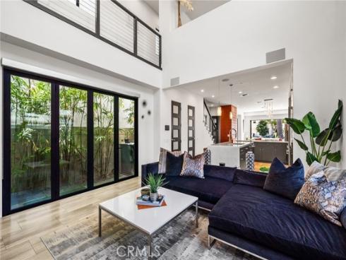 404 10th Street, Huntington Beach, CA
