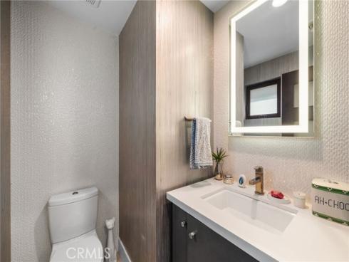 404 10th Street, Huntington Beach, CA