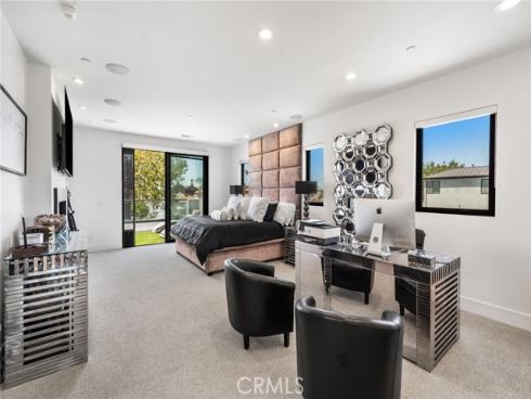 404 10th Street, Huntington Beach, CA