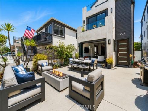 404 10th Street, Huntington Beach, CA