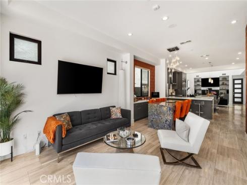 404 10th Street, Huntington Beach, CA