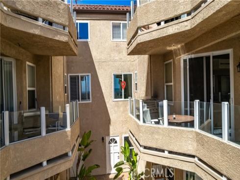 2000 Pacific Coast 203 Highway, Huntington Beach, CA