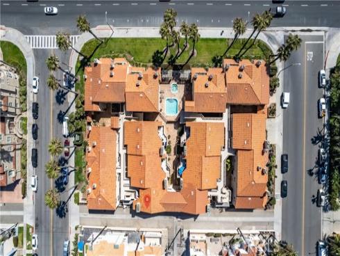 2000 Pacific Coast 203 Highway, Huntington Beach, CA
