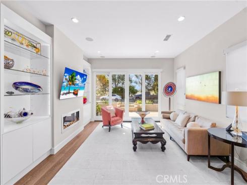 621 Frankfort Avenue, Huntington Beach, CA