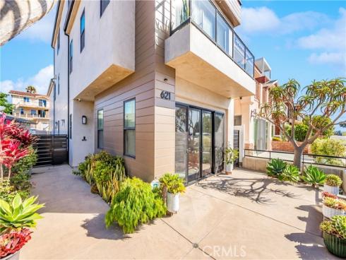621 Frankfort Avenue, Huntington Beach, CA