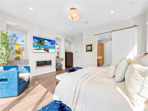 621 Frankfort Avenue, Huntington Beach, CA