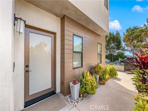 621 Frankfort Avenue, Huntington Beach, CA