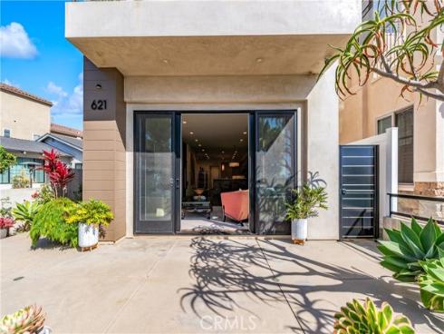 621 Frankfort Avenue, Huntington Beach, CA