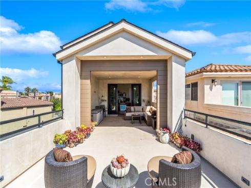 621 Frankfort Avenue, Huntington Beach, CA