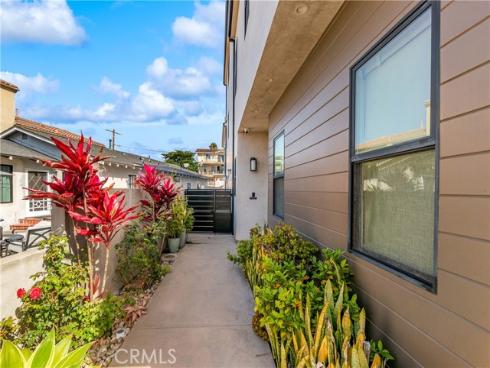 621 Frankfort Avenue, Huntington Beach, CA