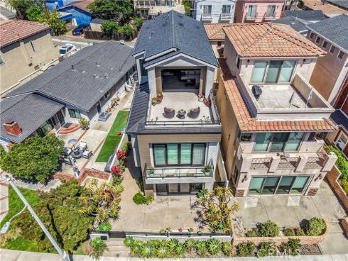 621 Frankfort Avenue, Huntington Beach, CA