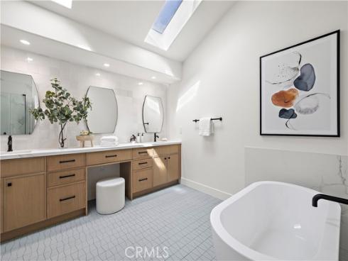 21791  Summerwind  , Huntington Beach, CA