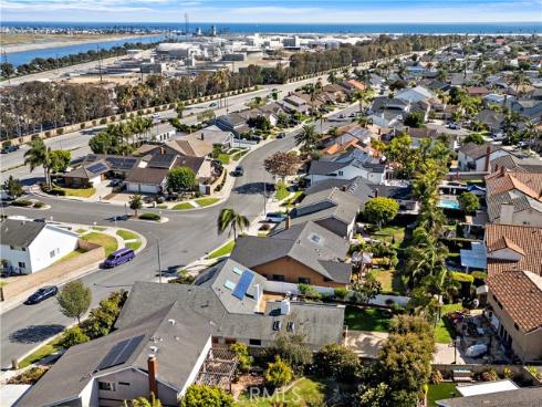 21791  Summerwind  , Huntington Beach, CA