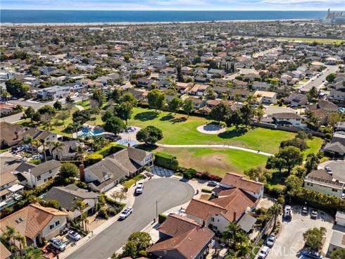 21791  Summerwind  , Huntington Beach, CA