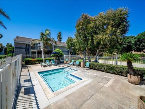 16932 Pacific Coast Highway 102 , Huntington Beach, CA