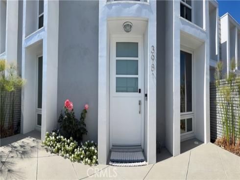 3981 Warner Avenue, Huntington Beach, CA