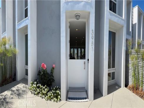 3981 Warner Avenue, Huntington Beach, CA