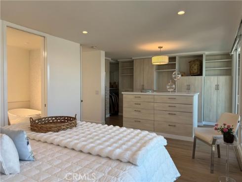 3981 Warner Avenue, Huntington Beach, CA