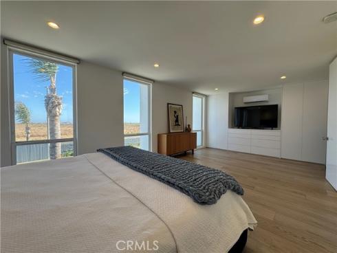 3981 Warner Avenue, Huntington Beach, CA
