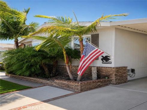 16421  Haiku   Lane, Huntington Beach, CA