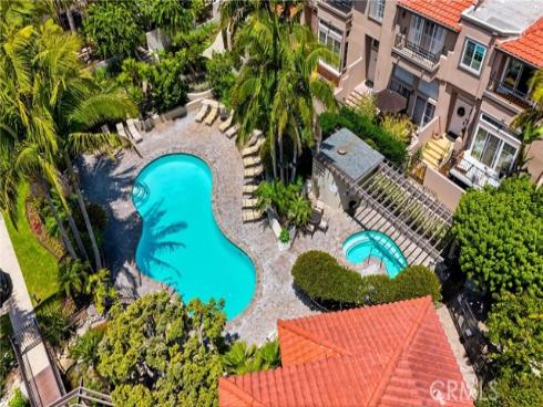 19239 Meadowood Cir , Huntington Beach, CA