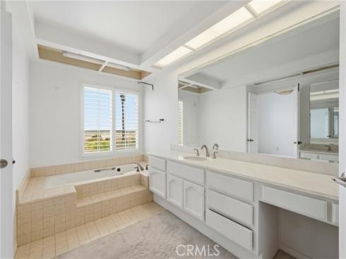 19239 Meadowood Cir , Huntington Beach, CA