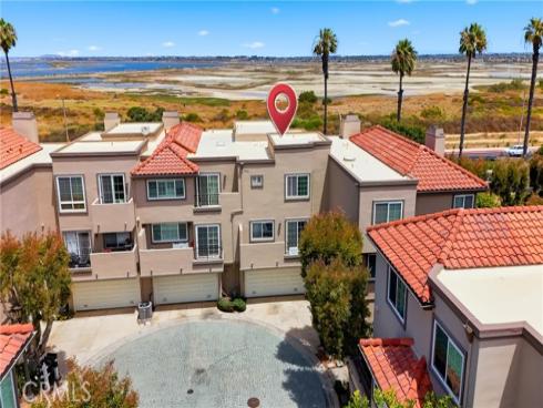 19239 Meadowood Cir , Huntington Beach, CA