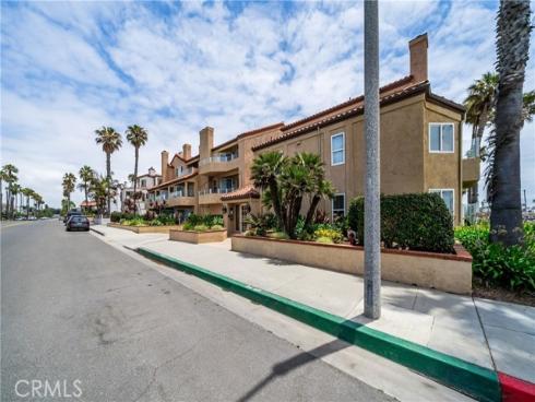 2000 Pacific Coast Hwy 108 , Huntington Beach, CA