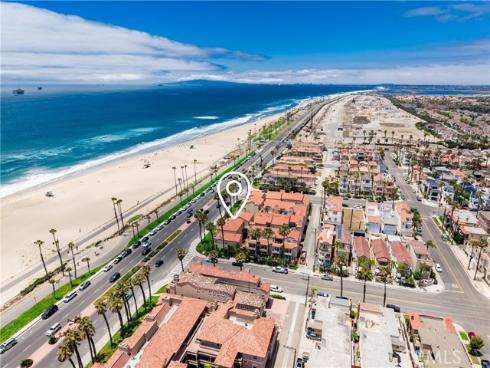 2000 Pacific Coast Hwy 108 , Huntington Beach, CA