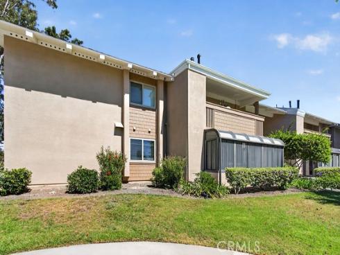 8788 Coral Springs 201B Court, Huntington Beach, CA
