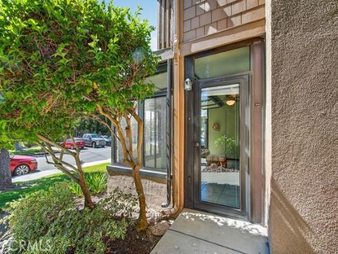 8788  Coral Springs  201B  Court, Huntington Beach, CA