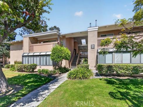 8788 Coral Springs 201B Court, Huntington Beach, CA
