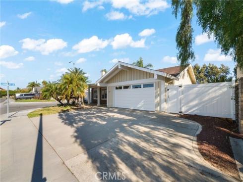 8612 Bayonne , Huntington Beach, CA