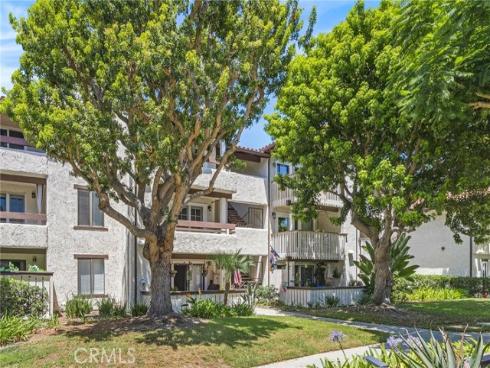 21372 Brookhurst , Huntington Beach, CA