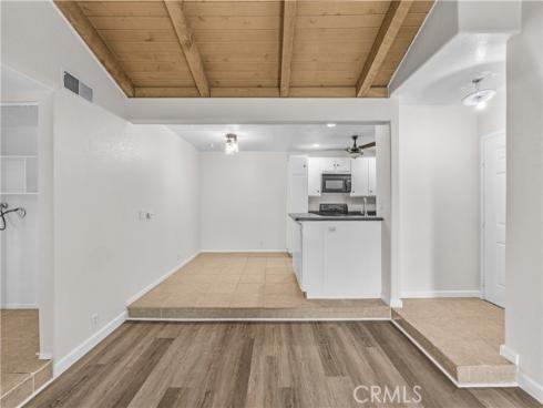 21372 Brookhurst , Huntington Beach, CA