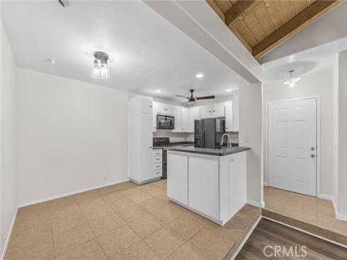21372 Brookhurst , Huntington Beach, CA