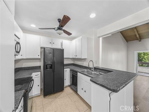 21372 Brookhurst , Huntington Beach, CA