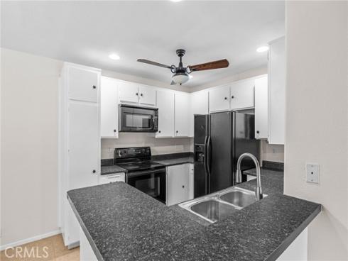 21372 Brookhurst , Huntington Beach, CA