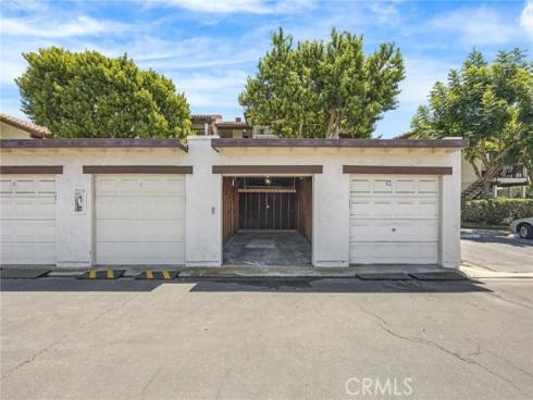 21372 Brookhurst , Huntington Beach, CA