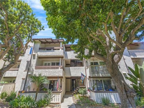21372 Brookhurst , Huntington Beach, CA