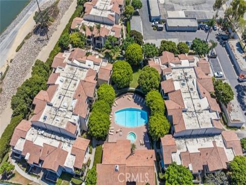 21372 Brookhurst , Huntington Beach, CA