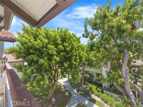 21372 Brookhurst , Huntington Beach, CA