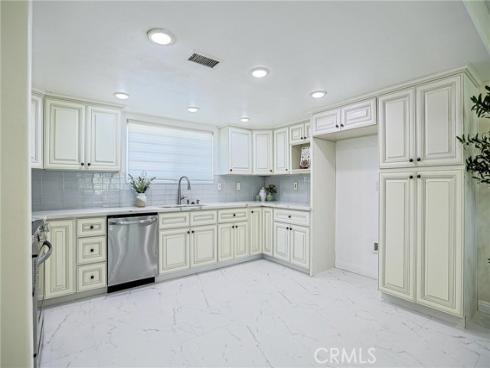 320 7th , Huntington Beach, CA