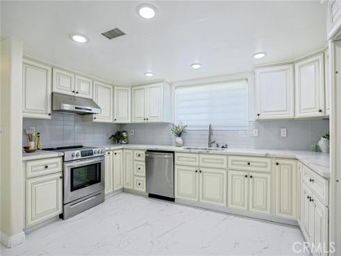 320 7th , Huntington Beach, CA
