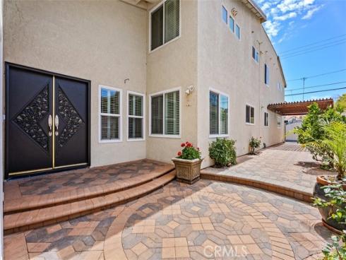 320 7th , Huntington Beach, CA